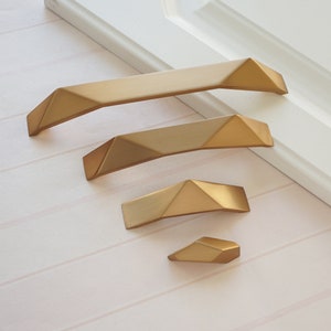 1.25"2.5"5"7.55'' Champagne Gold Dresser Pulls Kitchen Cabinet Knobs Pulls Unique Drawer Pulls Gift Cupboard Pulls Kitchen Hardware LBFEEL