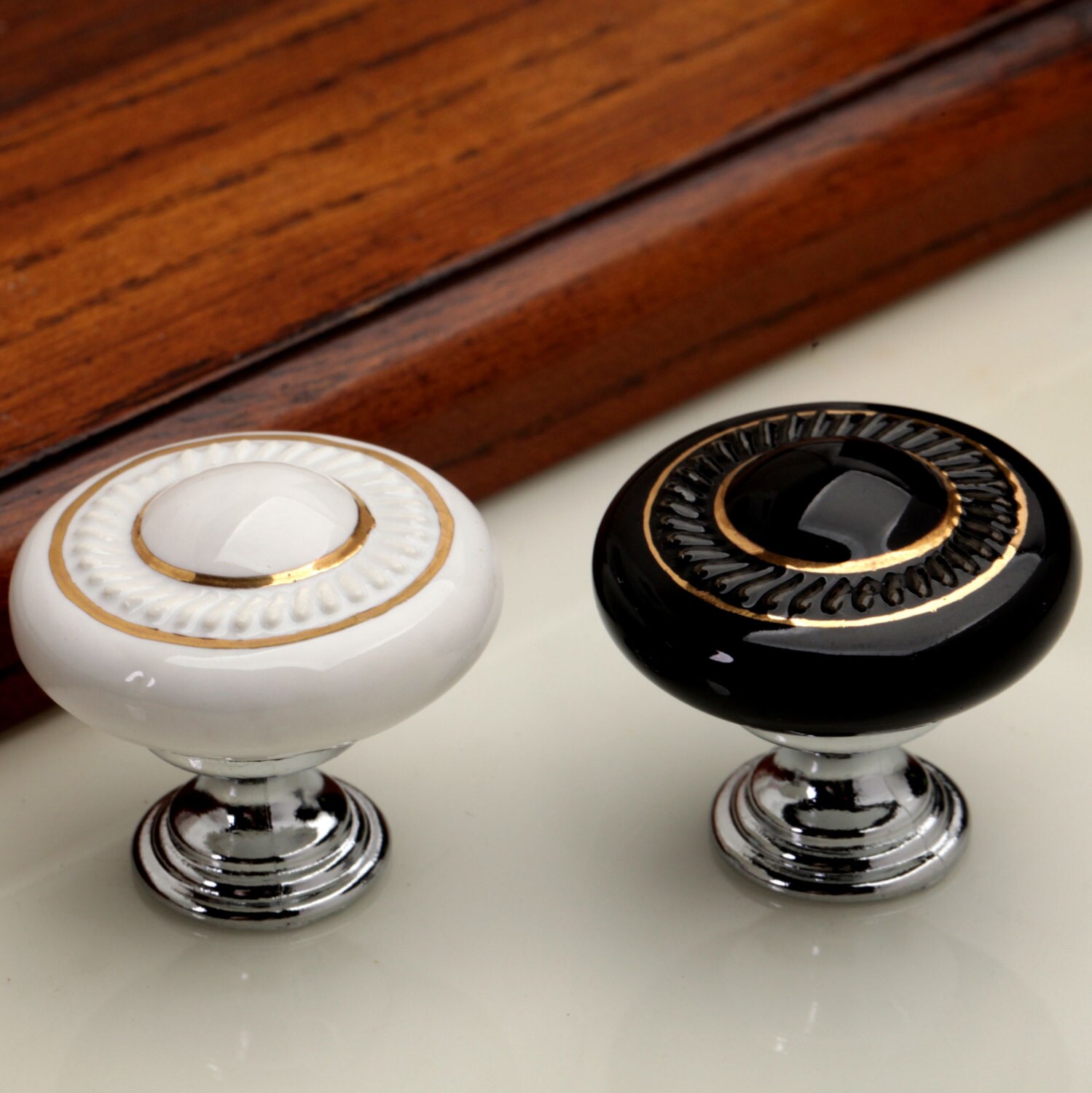 BOUTON ANCIEN Bouton Porcelaine Noir Ovale