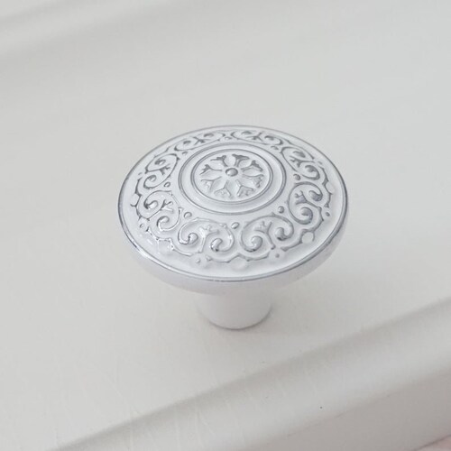 White Dresser Knobs Drawer Knobs Pull Handles / Kitchen Etsy