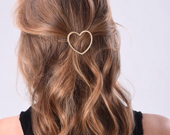 Gold heart Hair Clip, Metal Hair Clip,Minimalist Hair Clip, Minimalist Hair Accessory, Geometric Hair Clip, Hair Barrette, Diamond Hair Clip