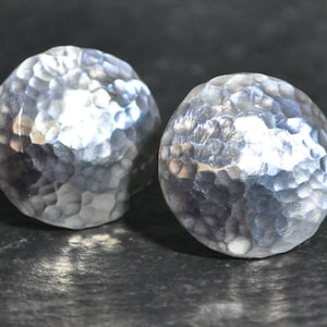 Hammered silver studs - hammered studs - silver studs - silver earrings - disc studs - beaten silver earrings - minimalist silver earrings