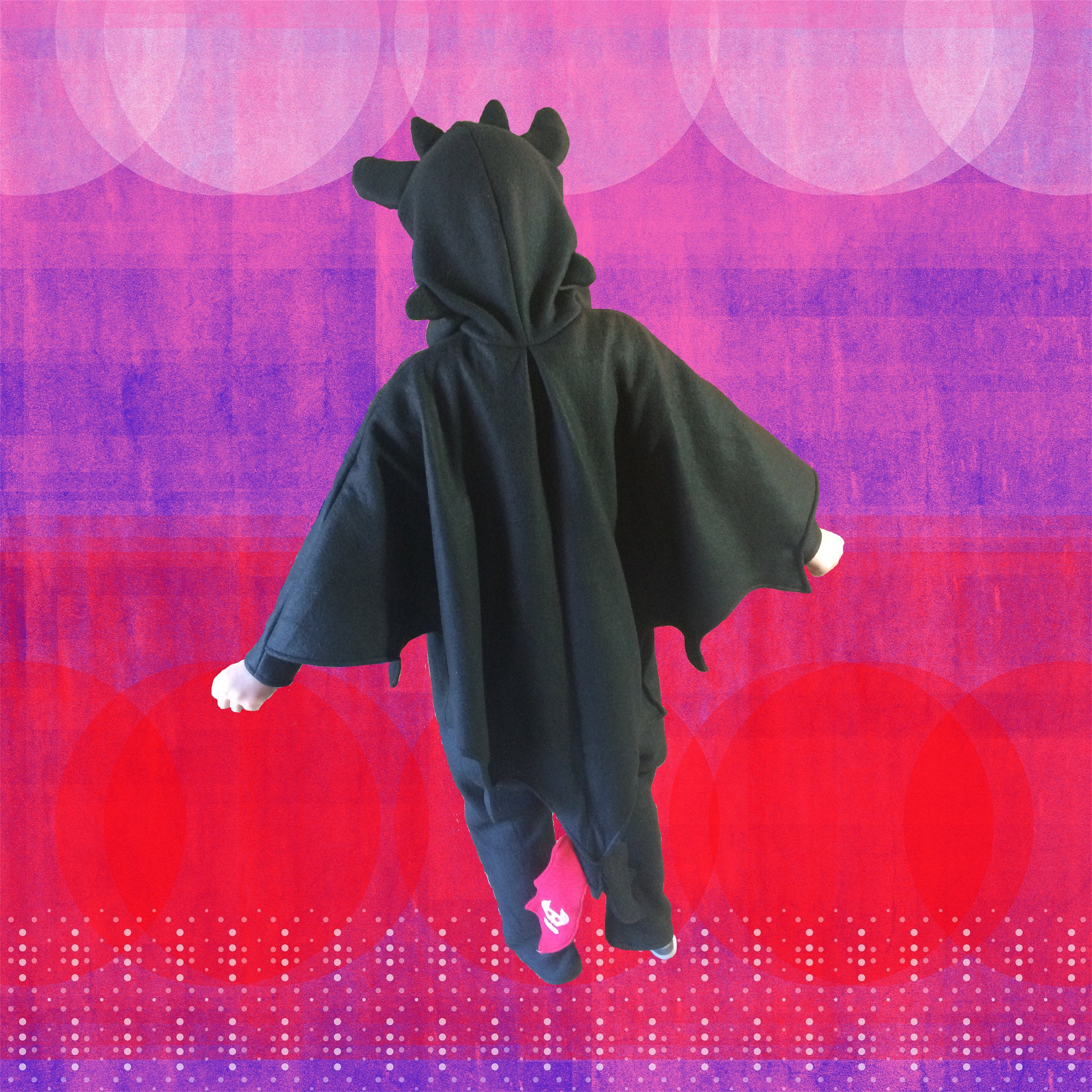 CoolChange - Cape De Krokmou (Dragons) Pour Enfants, Capuche Polaire, Fermeture éclair, Sans Manches, Taille 120, Noir