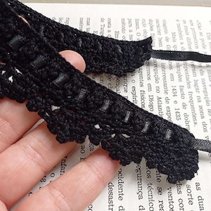 Crochet choker in black, blue, purple and pink, adjustable lace cotton necklace, handmade victorian style choker