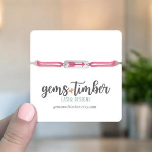 45 cartes de bracelets 3 x 3 po. | Vierges ou personnalisées | Présentoirs de cartes de bracelets | Étiquettes pour bijoux | Carré arrondi | SH0002-03