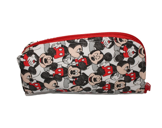 The Hold Em & Fold Em Pouch Disney Mickey Mouse