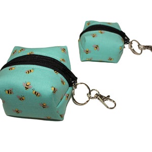 Cube Pouch Teal Bee