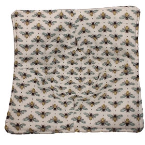 Reversible Bowl Cozy Bees on Cream