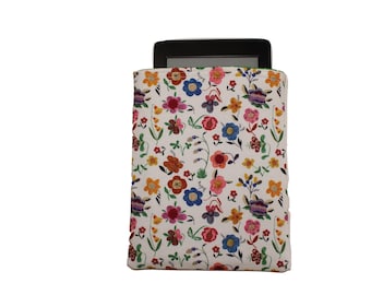 Kindle Slip In Pouch Spring Meadow