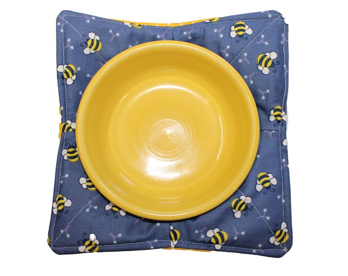 Reversible Bowl Cozy Bees on Blue