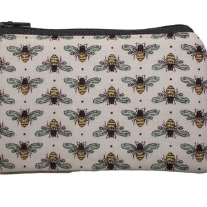 Blauwe bijen op Cream Coin Purse