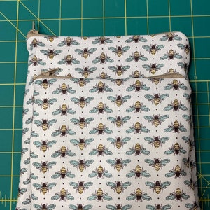 Reusable Snack and Sandwich Bag Blue Bee