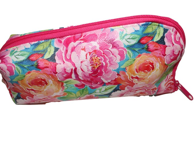 The Hold Em & Fold Em Pouch Bold Floral Pebbled Vinyl