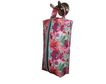 The Ashley Pebbled Vinyl Pink Floral