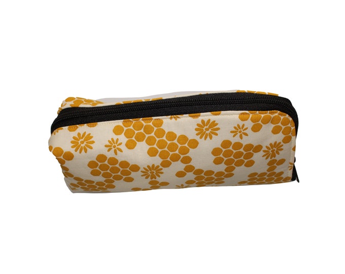 The Hold Em & Fold Em Pouch Honeycomb