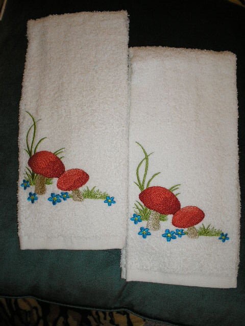 2 Hand Towels Retro Wilderness Merry Mushrooms Embroidered 15 X