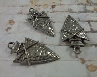 1 Piece Silver Pewter Arrowhead Pendant - Textured Flat Silver Focal Bead - 29x16x3mm Pewter Arrow Head Pendant - Silver Arrowhead #S5086