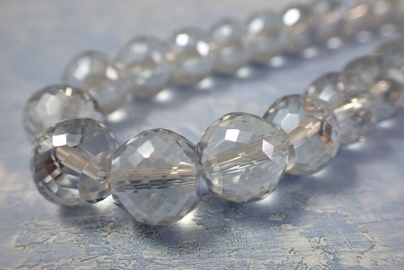 WILLBOND Lot de 1 900 perles en cristal transparent de 4/6/8 mm - Perles d'espacement en cristal AB pour la fabrication de bijoux et les loisirs créatifs - 15 brins