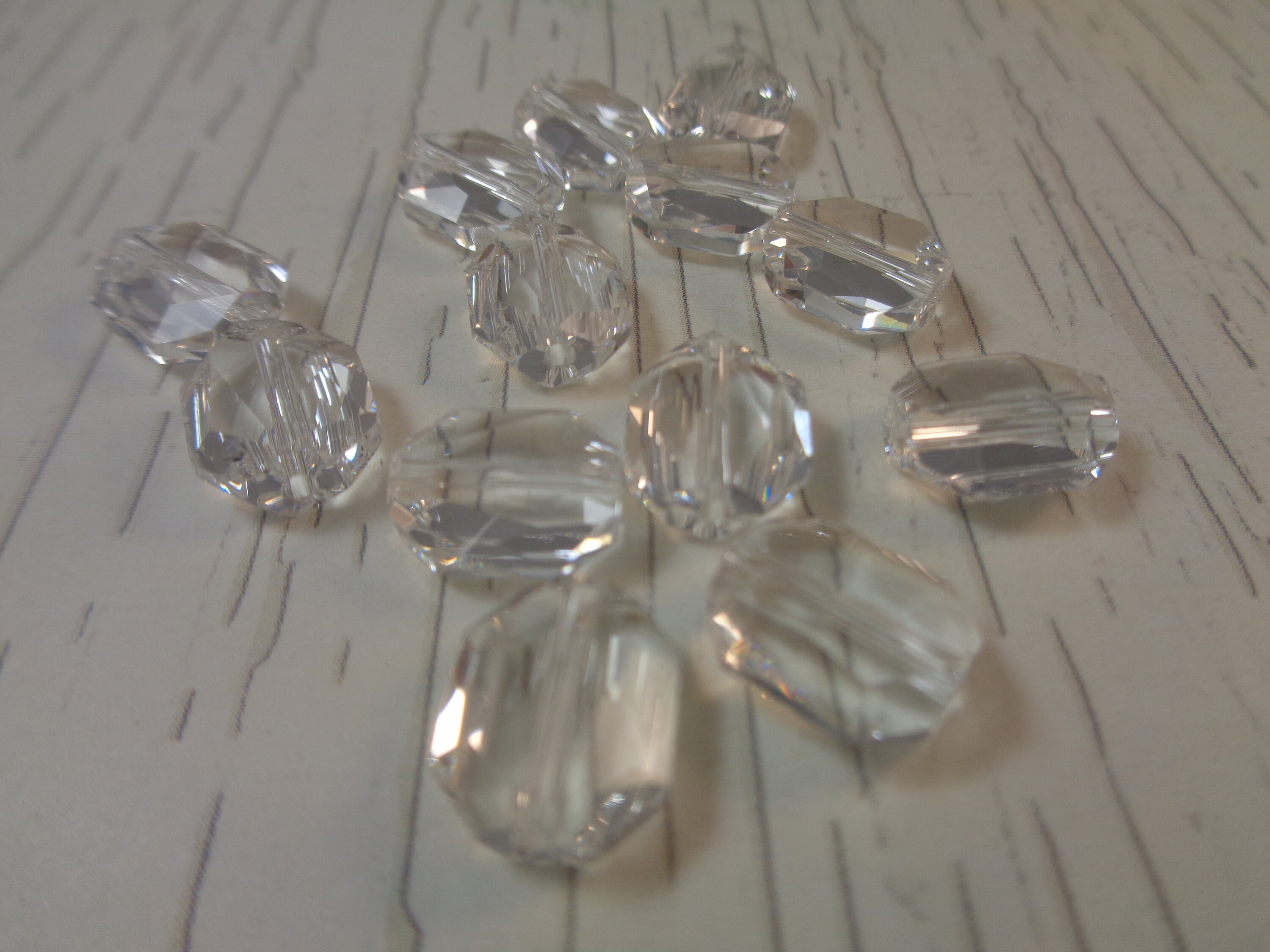 Clear Diamond Twisted Oval Beads, 22mm Translucent Beads for Jewelry  Making, faceted resin beads, clear jewelry necklace