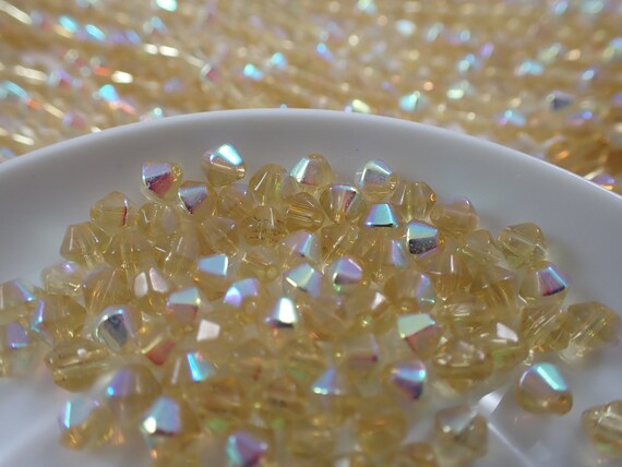 Lot De 300 Perles En Verre Taillé Anciennes - Forme Toupie, Couleur Jaune Topaze, Fond De Stock