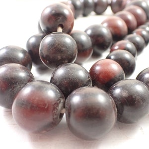 43 Pcs Graduated Round Wood Beads - Long 35 Inch Full Strand - Brown Wood Nut Beads - Round Smooth Finish - 15 to 32mm Round Beads #S6598