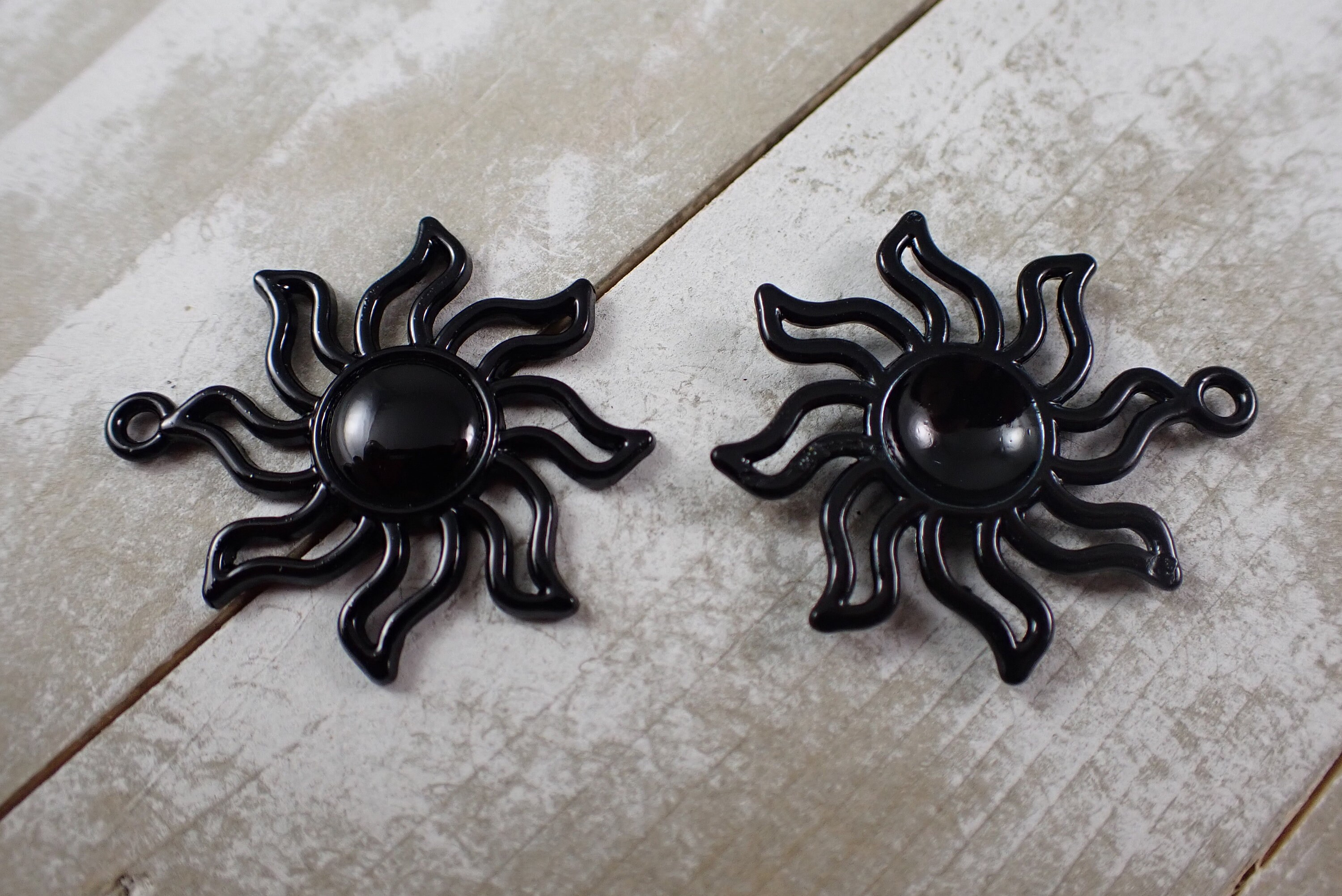 Awesome Black Metal Sun Pendant - Shiny Black Solid Center