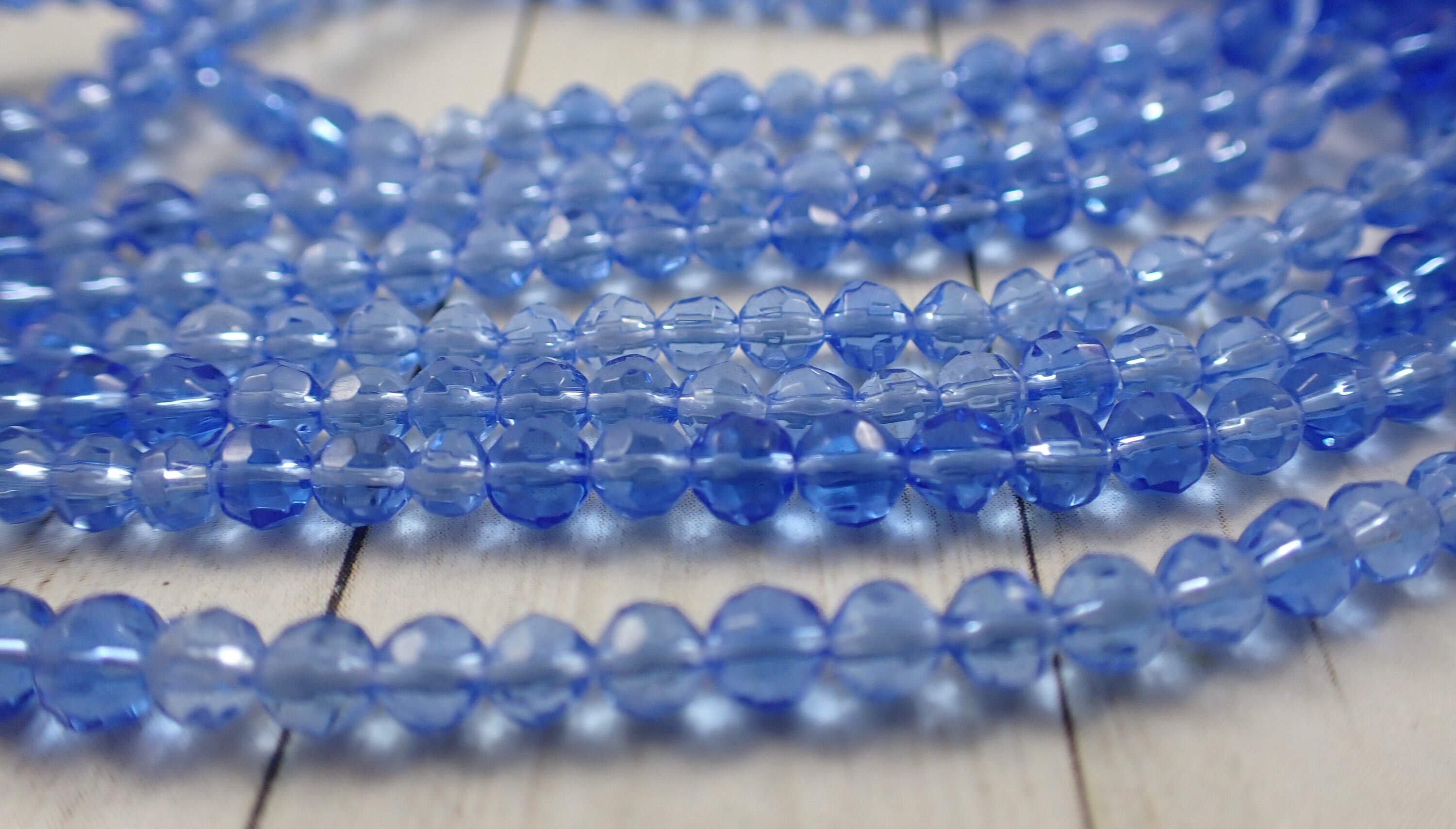 4mm Round Glass Beads - Light Blue Marble - 120 Beads