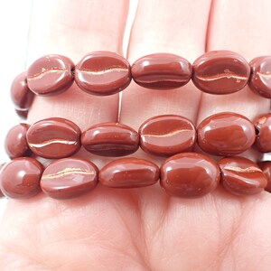 15 st rödbruna kopparfärgade kaffebönsglaspärlor - Bedårande pressade tjeckiska glaspärlor - 10x8x4mm rundade glaspärlor kaffebönor #S8239