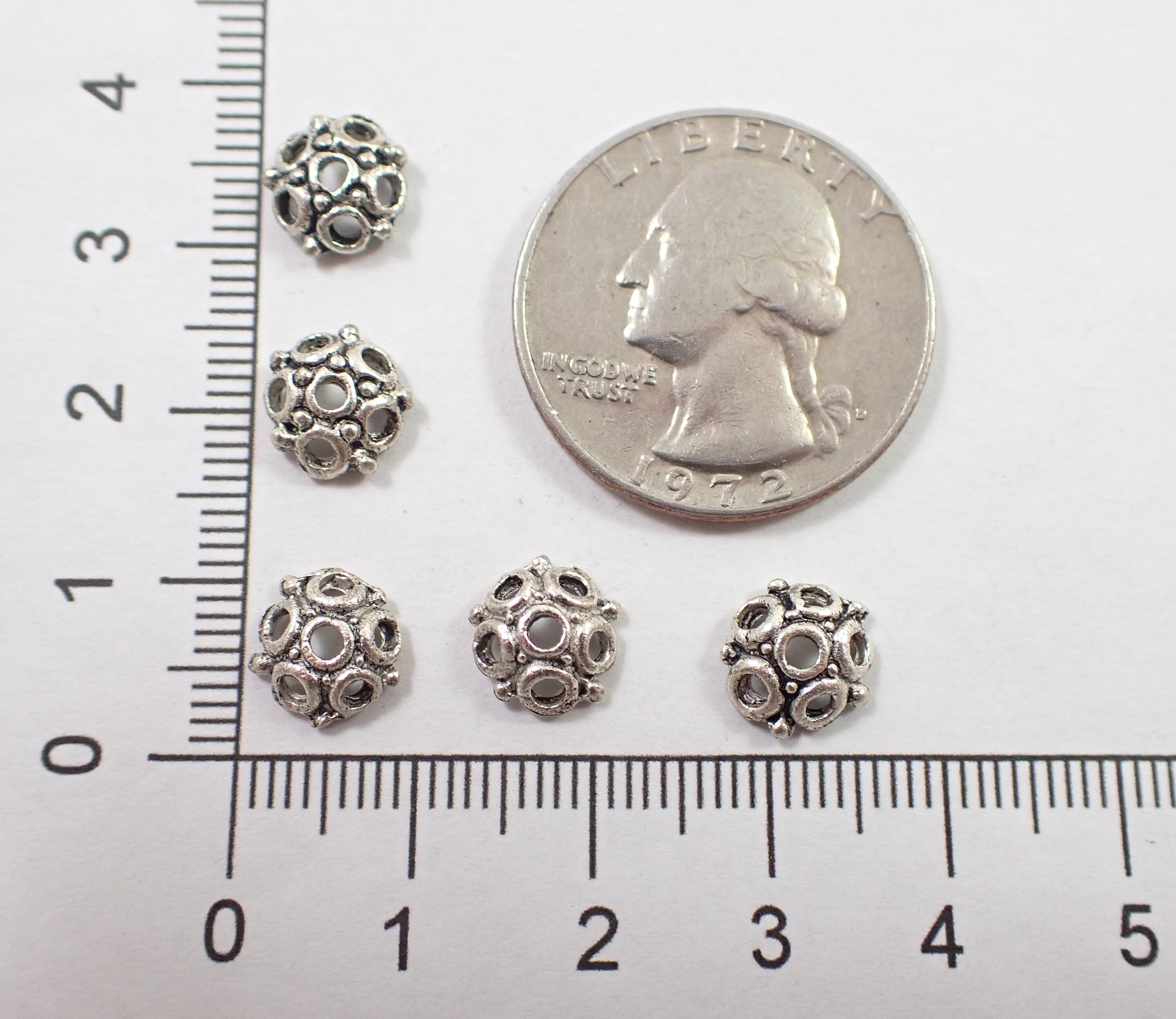 Perles et Composants en métal pour la création DIY de bijoux fantaisie - Perles & Co Perles et Composants en métal pour la création DIY de bijoux fantaisie - Perles & Co