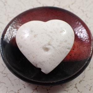 1 Piece Natural White Druzy Snow Agate Crystal Heart - Smooth Finish Druzy Pockets - White Thick Puffy Heart Crystal Druzy Snow Agate #S6287