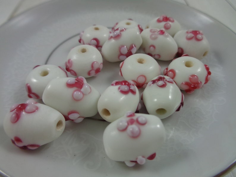 28 Pretty White Glass Beads Pink Flowers Oval Rondelle Shaped Floral Glass Beads White Pink Glass Flower Beads Oval Rondelle Glass #S3744