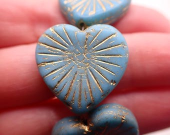 6 stuks hemelsblauwe gouden hartkralen - Tsjechische persglaskralen - Flaming Heart Matte Finish Gold Wash - 22 mm #S8523
