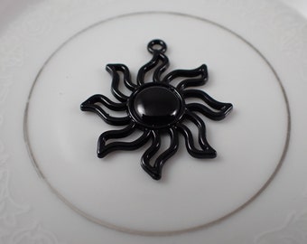 Awesome Black Metal Sun Pendant - Shiny Black Solid Center