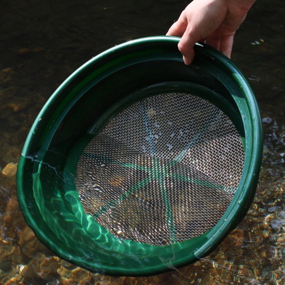 31 inch Sluice Box Compact Gold Panning Kit; portable sluice box and 5