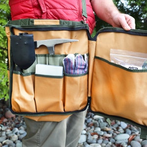ASR Outdoor Geology Rock Hounding Kit With Mining Tools And Deluxe Bag
