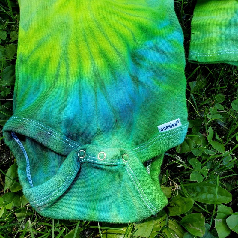 18 Month Organic Cotton Long Sleeve Tie dye Baby Onsie