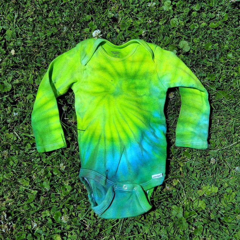 18 Month Organic Cotton Long Sleeve Tie dye Baby Onsie