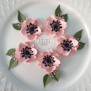 Set van 10 kleine papieren bloemen, roze bloemen, handgemaakte papieren bloemen, babyshowerbloemen, tafeldecoratie bloemen, bruiloftsdecor, minibloem
