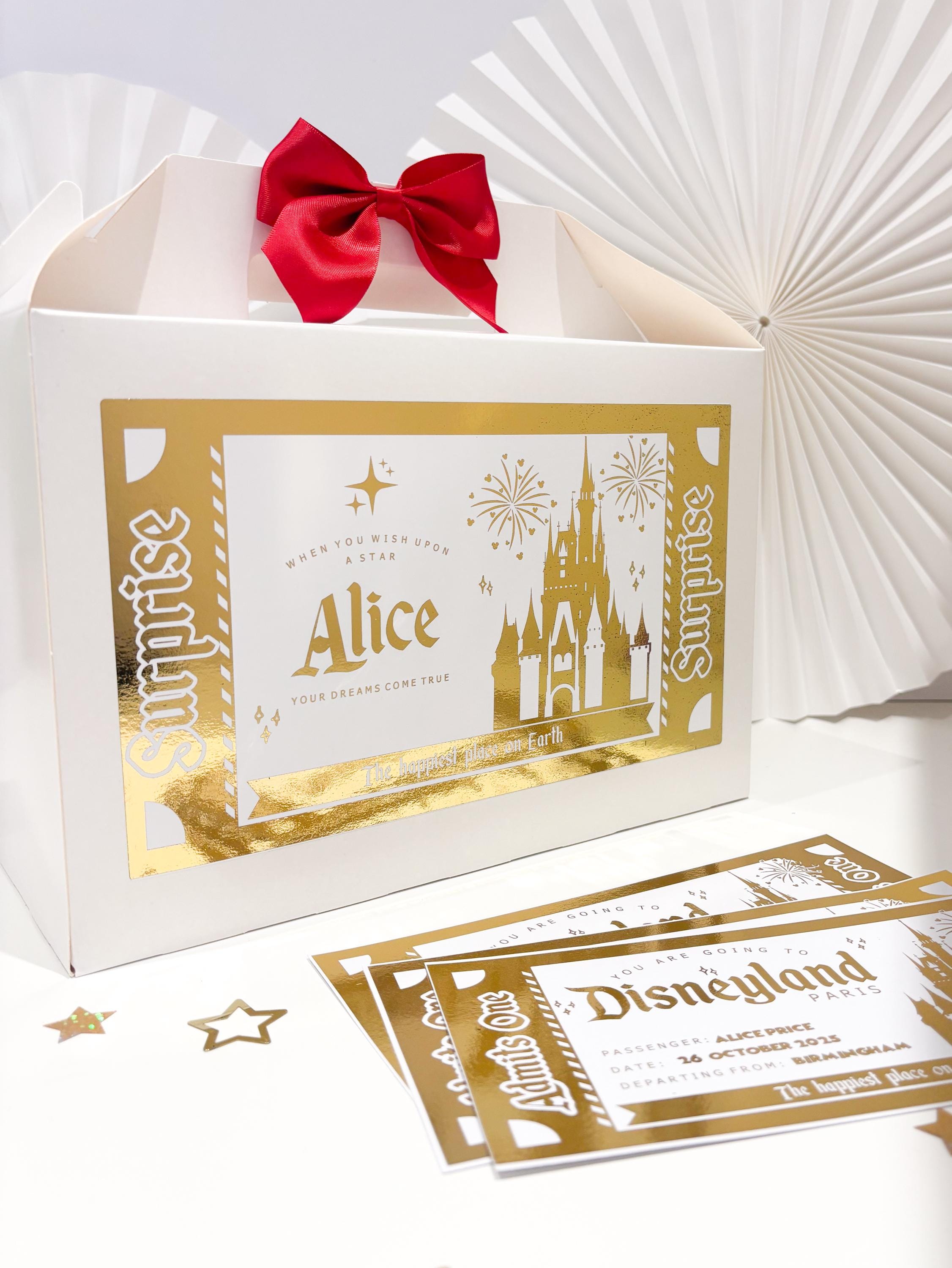 ディズニーワールド　ギフトボックスの箱 Going to Disneyworld Surprise Box - Etsy