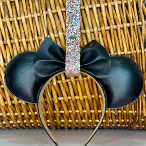Rose Gold glitter Ear Holder | Minnie Ear | Disney Inspired | Parks | Loungefly Accessories | Luggage | Ear Buddy | Keychain | Ear Strap