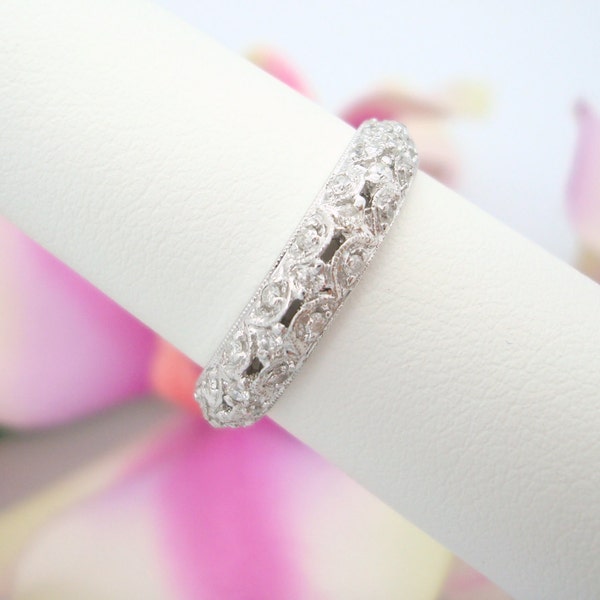 18K White Gold Art Deco Wedding Band with Round Diamonds Totaling 0.36CTW