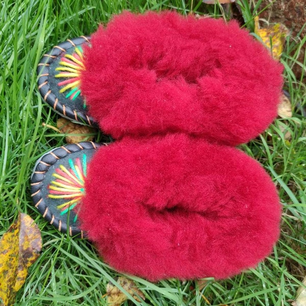 Kids slippers Baby fur slippers, Red fur slippers warm kids moccasins, leather shoes Eco-friendly product Size US Toddler 7.5 insole 15 cm