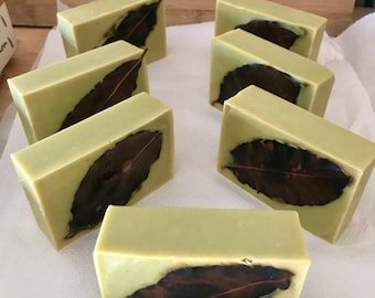 Laurel soap with extra virgin olive oil, Aleppo-like soap, cold saponification, with 20% bay extract.