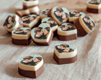 Corazones de chocolate personalizados con foto - Bombones con imagen a todo color de su elección - Corazón de chocolate - Regalo del Día de la Madre - 24 piezas