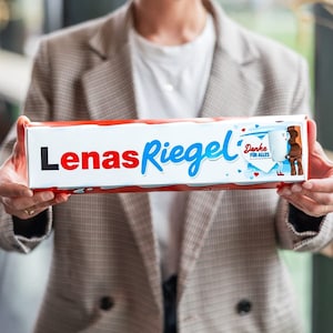 XXL kinder Riegel personalisiert mit Name Personalisiertes Schokoladengeschenk mit 3x 10er Packung 630 Gramm Geschenk für Ihn / Sie Bild 1