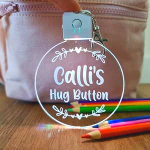 Custom Kids Backpack Hug Button Keyring - Personalised Name Bag Tag for Starting School - First Day Of Preschool Kindergarten flower