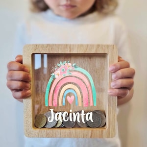 Hucha infantil con nombre personalizado - Hucha decorativa para guardería - Regalo personalizado para bebé Arcoíris