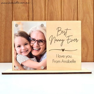 Cadre photo personnalisé pour la fête des mères - Cadeau plaque en bois personnalisée pour grand-mère, nounou, grand-mère, etc. - Meilleure nounou en forme de coeur