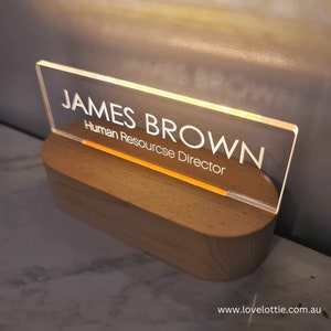 Targhetta con nome da scrivania personalizzata executive, insegna da scrivania incisa personalizzata, targa, insegna da ufficio, luce a LED, accessori da scrivania, regali per il collega capo