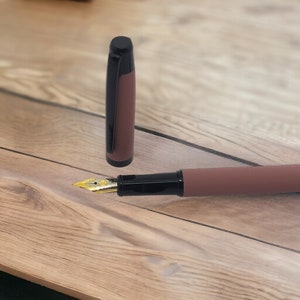 Penna Stilografica TORTORA con Incisione Personalizzata di un Nome di Iniziali- Regalo Laurea, Festa del Papà o mamma, Regalo aziendale ...