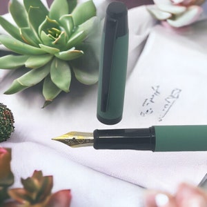 Penna Stilografica CARTA DA ZUCCHERO con Incisione Personalizzata di un Nome di Iniziali- Regalo Laurea, Festa del Papà, Regalo aziendale...